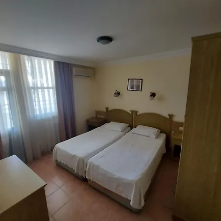 安博罗斯公寓式酒店 2*