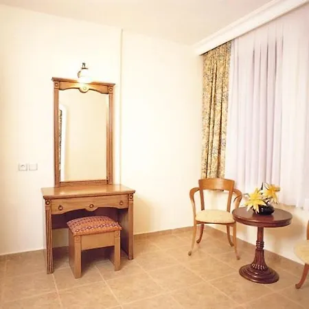 Lägenhetshotell Amber-rose 2*