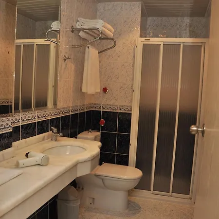 Hotel apartamentowy Amber-rose 2*