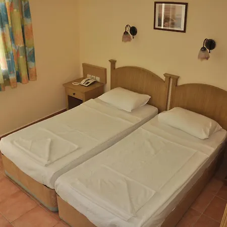 Amber-rose Aparthotel 2*